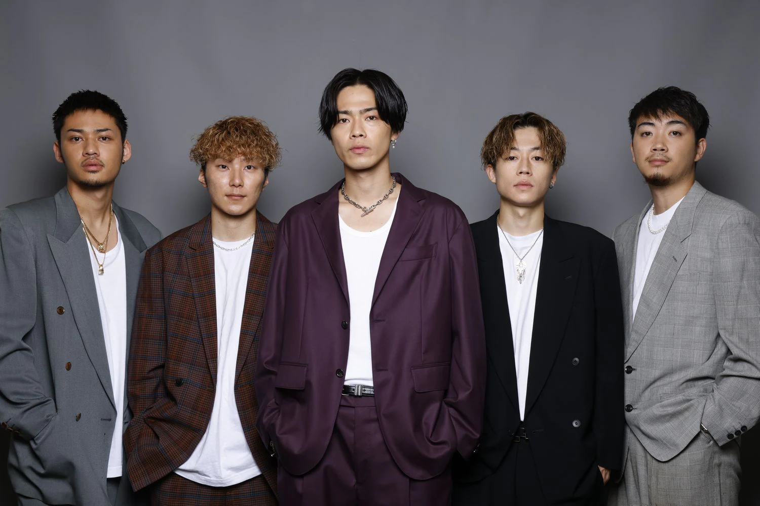 コムドットの年収はいくら？YouTube以外の収入源や配分も調査