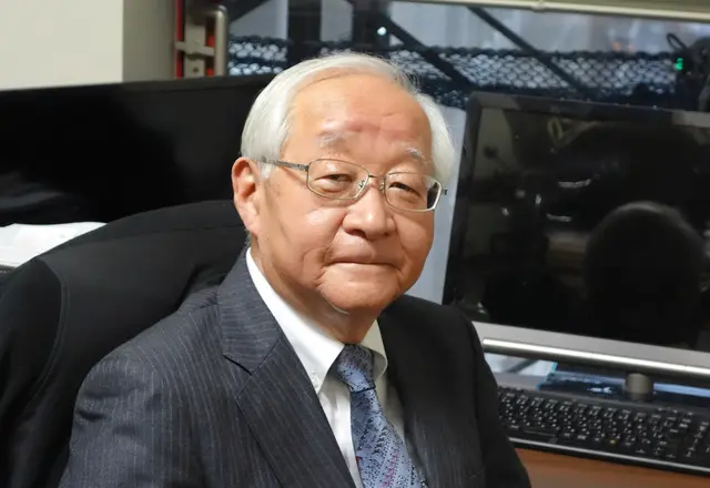 田崎史郎の年収や年齢などプロフィールまとめ!経歴も調査してみた - スイーツ愛